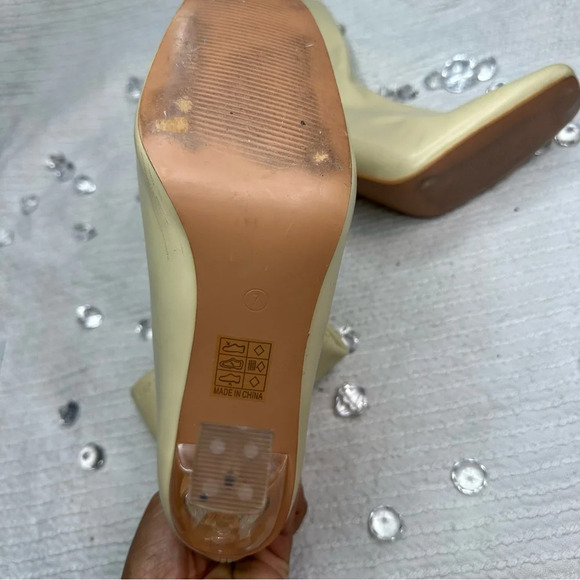 PrettyLittleThing boots - Picture 2 of 7